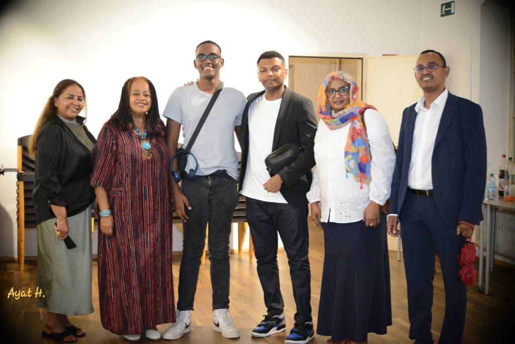 A Group Photo of the Participants and Guests at the Panel